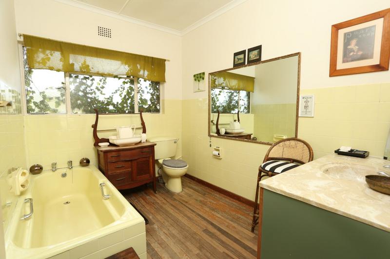 5 Bedroom Property for Sale in Mossel Bay Central Western Cape